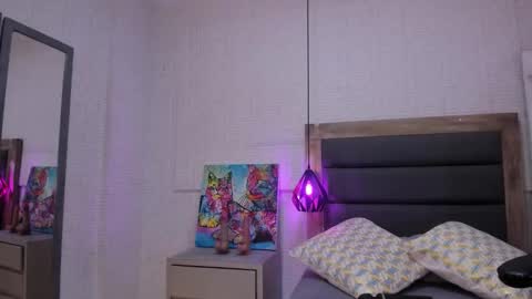  I R E N N E online show from February 18, 12:49 pm