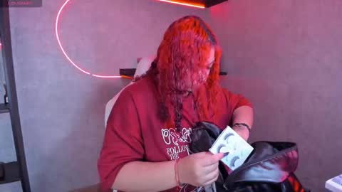 iriisfeitan online show from November 18, 10:29 am