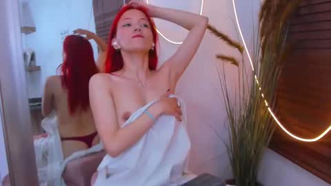Snapshot of irina_beaux chatting on October 18, 7:18 pm online show from October 18, 7:18 pm