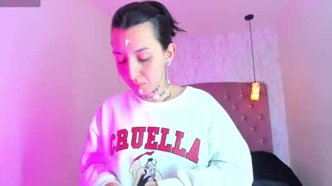 iris_77 online show from November 20, 11:20 am