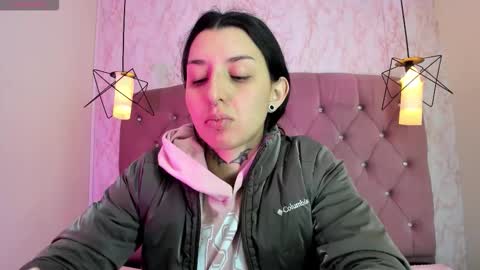 iris_77 online show from January 12, 5:42 pm