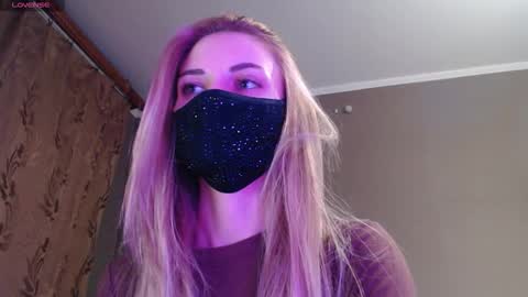 Lily online show from September 28, 5:00 pm