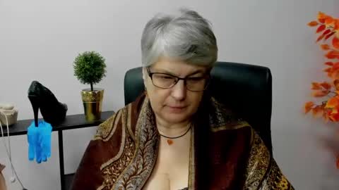 I R I S online show from January 30, 10:50 am