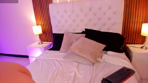 irislaurent online show from October 20, 8:36 pm