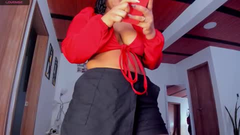 Snapshot of iriss_25 chatting on September 27, 11:52 am iris online show from September 27, 11:52 am