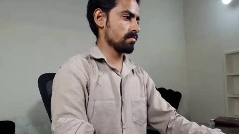 Naveed online show from June 15, 6:22 pm