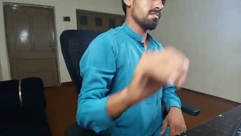 Naveed online show from July 22, 7:05 pm