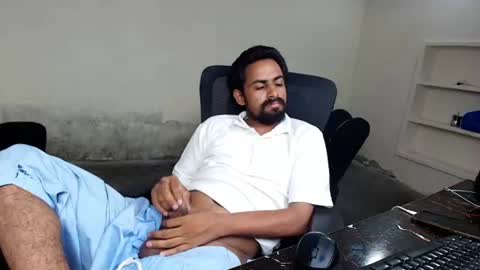 Naveed online show from July 9, 6:12 pm