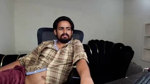 Naveed online show from July 8, 6:11 pm