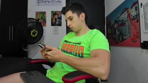 Snapshot of ironflex1 chatting on February 18, 12:05 am Jake online show from February 18, 12:05 am