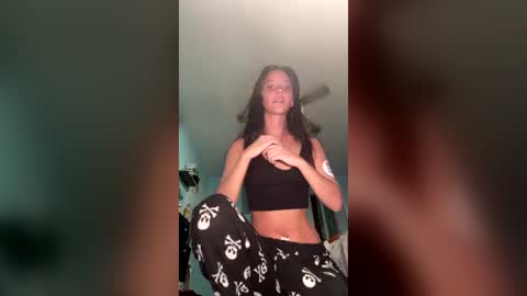 irresistablee online show from July 5, 3:31 am