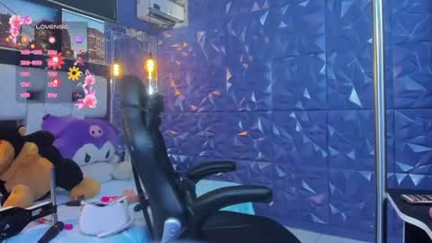 isa__fox_1 online show from July 17, 3:03 pm