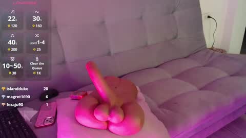 Isabella Hall online show from February 18, 1:32 am