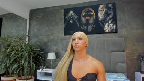 Isa Lancaster online show from April 6, 7:26 pm