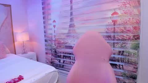 Snapshot of isa_little4u chatting on September 22, 11:03 am online show from September 22, 11:03 am
