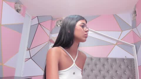 Snapshot of isa_little4u chatting on February 10, 11:34 pm online show from February 10, 11:34 pm