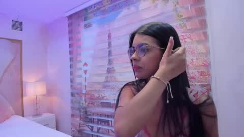 Snapshot of isa_little4u chatting on September 23, 11:26 am online show from September 23, 11:26 am