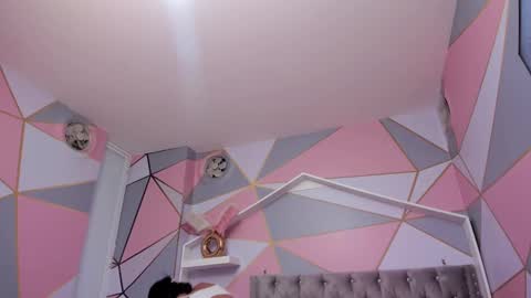 Snapshot of isa_little4u chatting on February 11, 2:35 am online show from February 11, 2:35 am