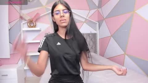 Snapshot of isa_little4u chatting on February 4, 6:38 pm online show from February 4, 6:38 pm