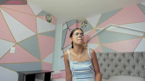Snapshot of isa_little4u chatting on February 6, 6:24 pm online show from February 6, 6:24 pm