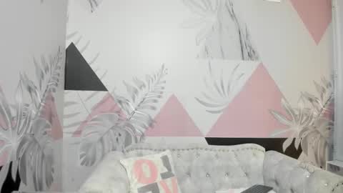 Snapshot of isa_little4u chatting on March 11, 10:18 am online show from March 11, 10:18 am
