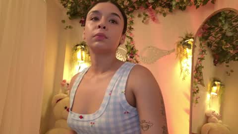 Isabella        online show from March 31, 2:39 pm