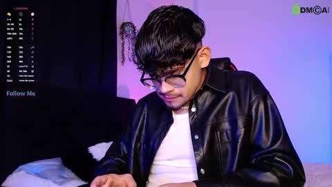 Isaac Saenz. online show from October 16, 12:54 am