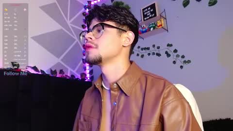 Isaac Saenz. online show from December 3, 10:23 pm