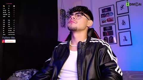 Isaac Saenz. online show from November 18, 10:46 pm