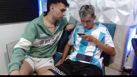 Isaac tan online show from September 19, 2:16 am