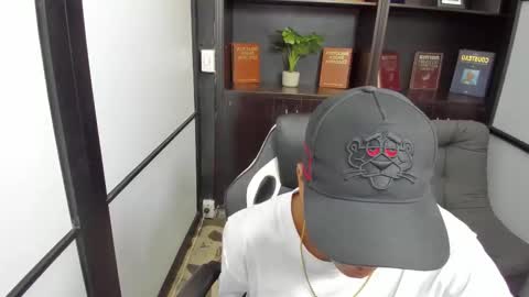 IsaacBlack  online show from October 17, 5:55 am