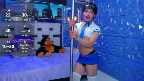 isaacnova online show from May 7, 8:15 pm