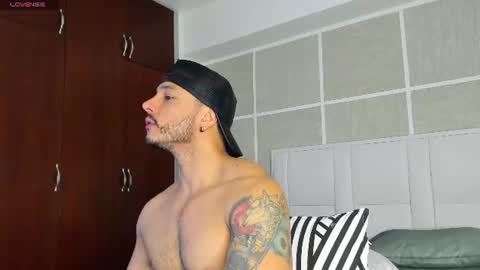 Isaac Surez online show from July 12, 1:03 pm