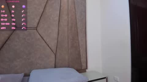 isabela Collins online show from November 4, 12:39 pm