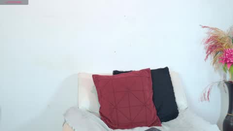 Isabella online show from April 2, 3:58 am