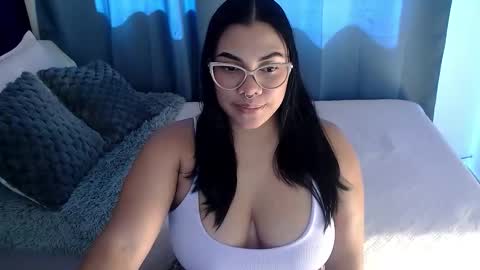 isabelateran online show from February 19, 7:13 pm