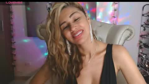 Isabel online show from December 19, 11:44 pm