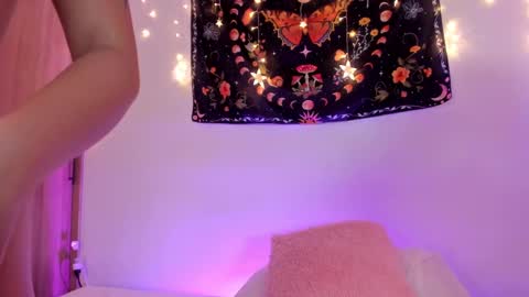 Isa...  online show from February 8, 7:04 am