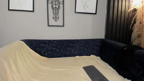 isabella_crofts online show from October 28, 3:07 am