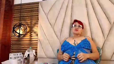 isabella_luxet online show from June 11, 2:15 pm