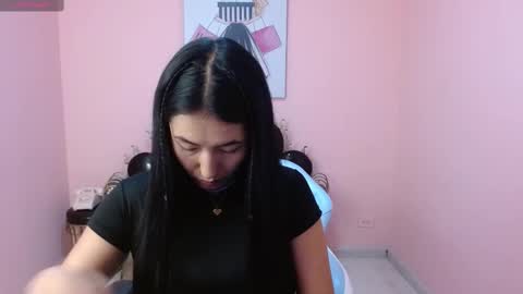 Snapshot of isabella_mendez_1 chatting on October 6, 1:18 pm Isa online show from October 6, 1:18 pm