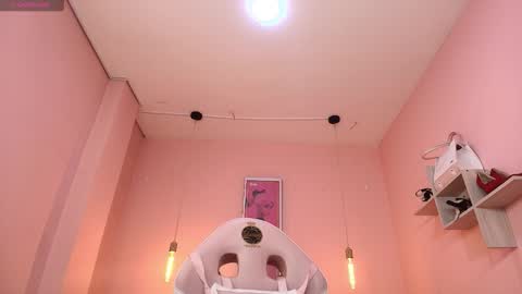 Isa  online show from February 4, 12:09 pm