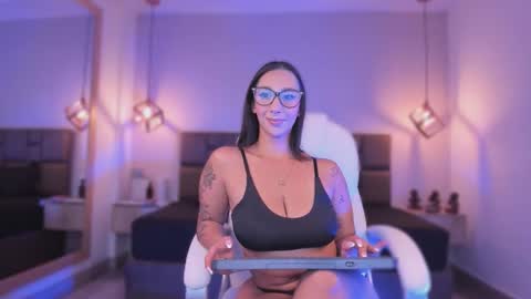 Snapshot of isabella_santamaria chatting on September 22, 10:14 pm Isa online show from September 22, 10:14 pm