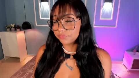 isabella zc online show from May 14, 5:00 pm