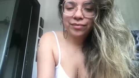 isabellaelizabeth online show from March 7, 5:46 pm