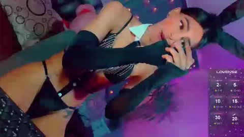 isabellagirs online show from March 12, 6:50 am