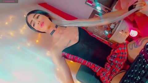 isabellagirs online show from November 29, 7:27 am