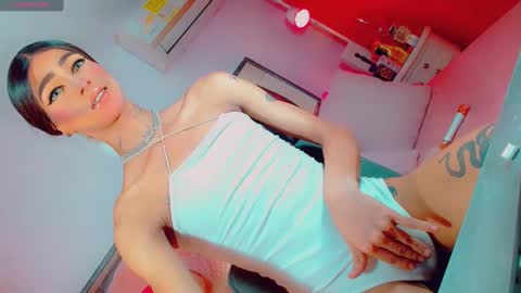 isabellagirs online show from November 18, 1:58 pm