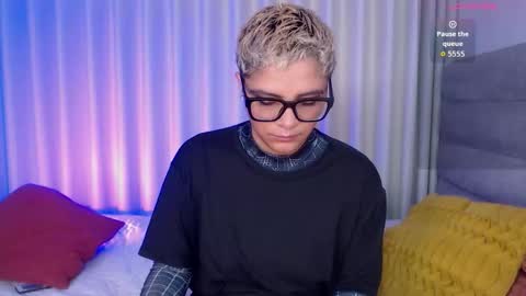 Isabella Mout  online show from November 30, 5:42 pm