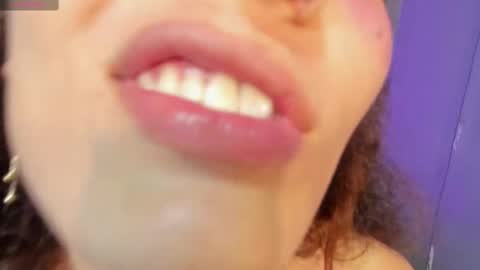 Snapshot of isabellaspencer chatting on February 18, 1:32 am Isabella online show from February 18, 1:32 am